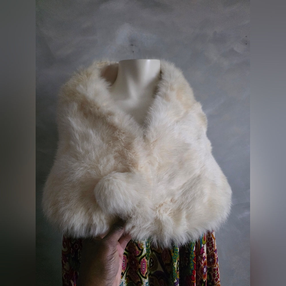 Real Fur Scarf Collar Shawl 39x14 vintage cream-colored fur